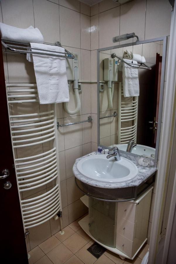 Hotel Hum ยูบุสกี ภายนอก รูปภาพ