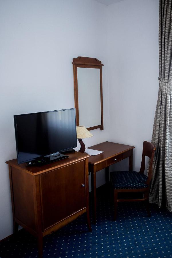 Hotel Hum ยูบุสกี ภายนอก รูปภาพ