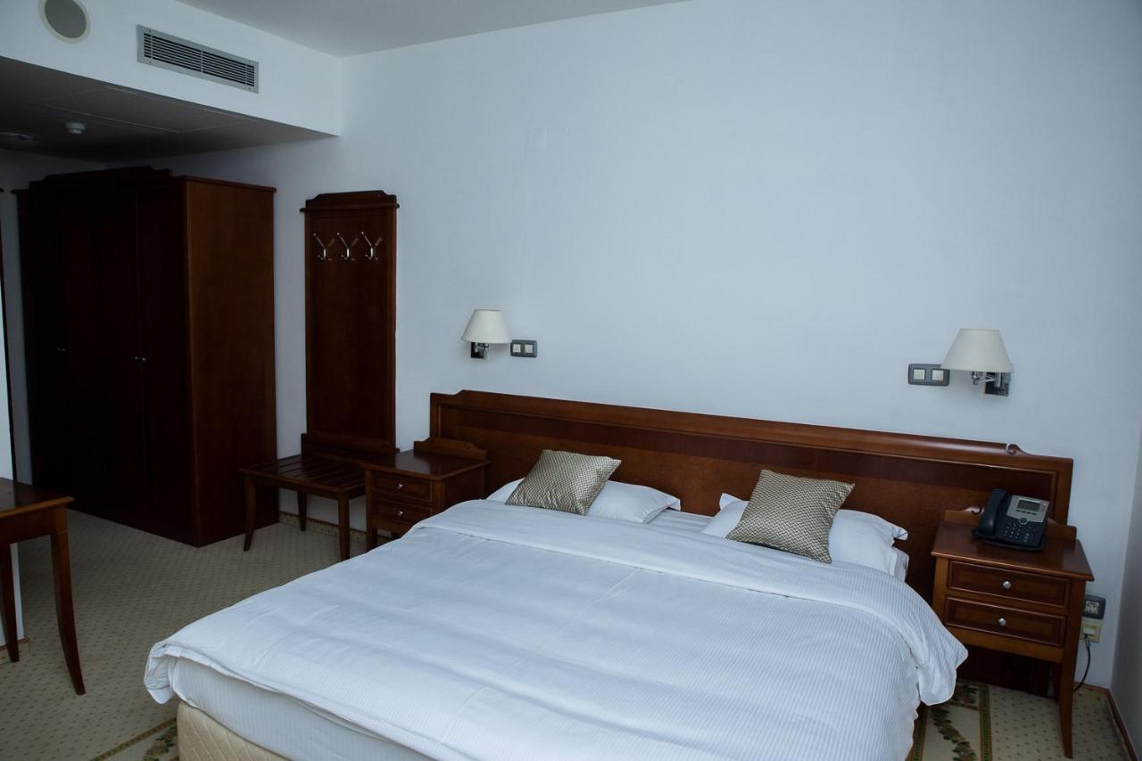 Hotel Hum ยูบุสกี ภายนอก รูปภาพ