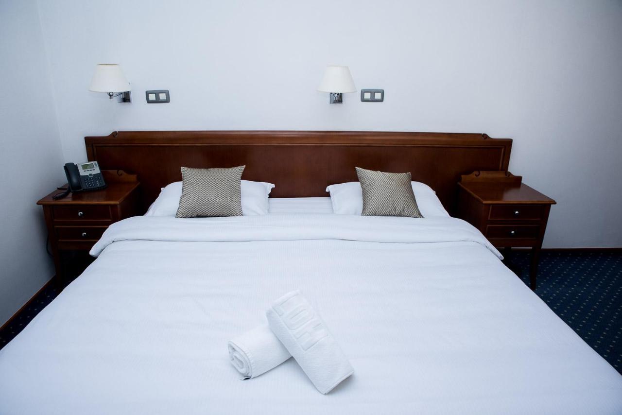 Hotel Hum ยูบุสกี ภายนอก รูปภาพ