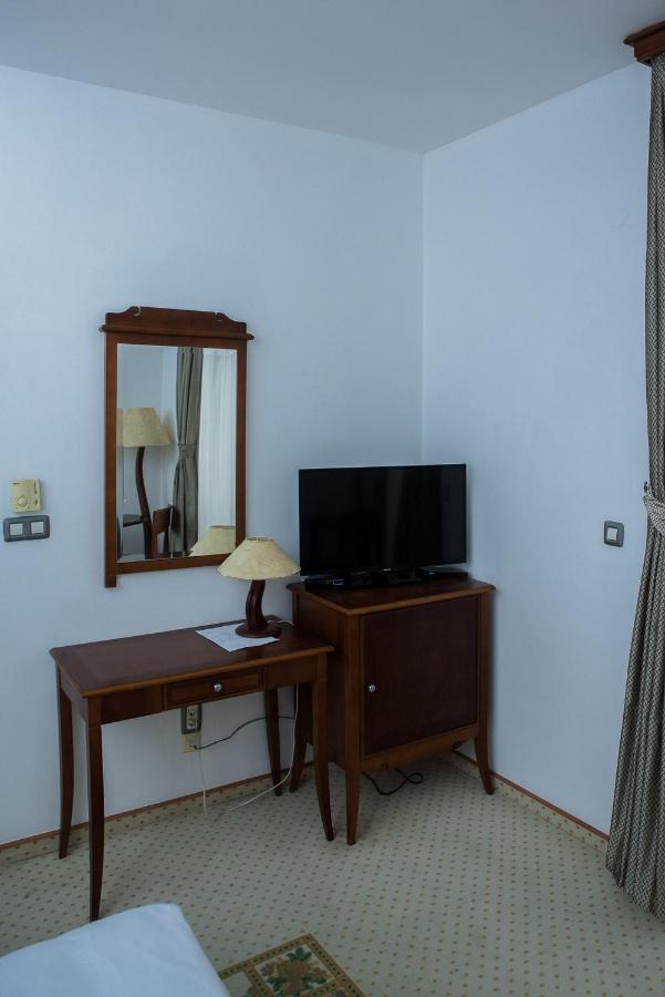 Hotel Hum ยูบุสกี ภายนอก รูปภาพ