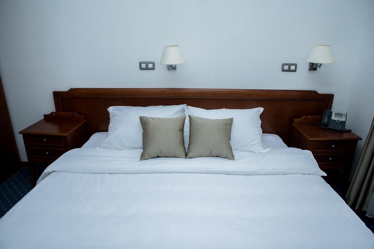 Hotel Hum ยูบุสกี ภายนอก รูปภาพ